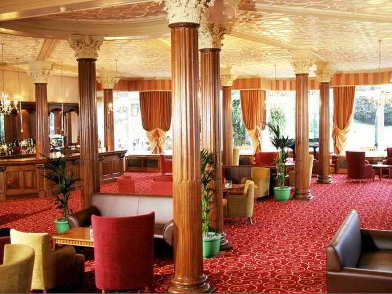 Daresbury Park Hotel & Spa Ngoại thất bức ảnh