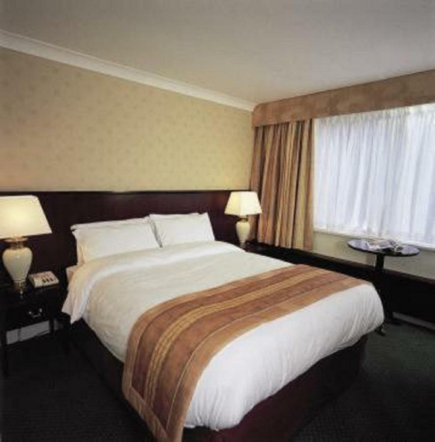 Daresbury Park Hotel & Spa Ngoại thất bức ảnh